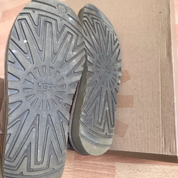 Ugg Bailey Button Tan - Picture 5 of 6